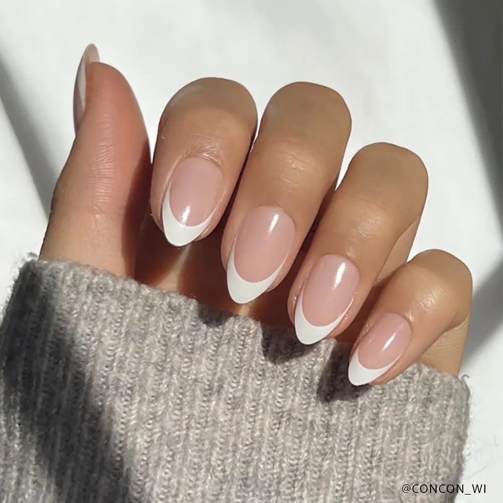 Almond Nails Designs: Timeless Elegance with a Modern Twist - 3