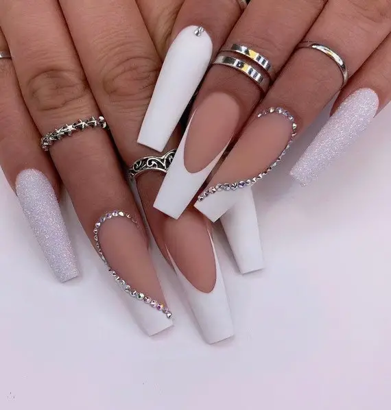 Luxury Nails: A Guide to Achieving High-End Glamour - 1