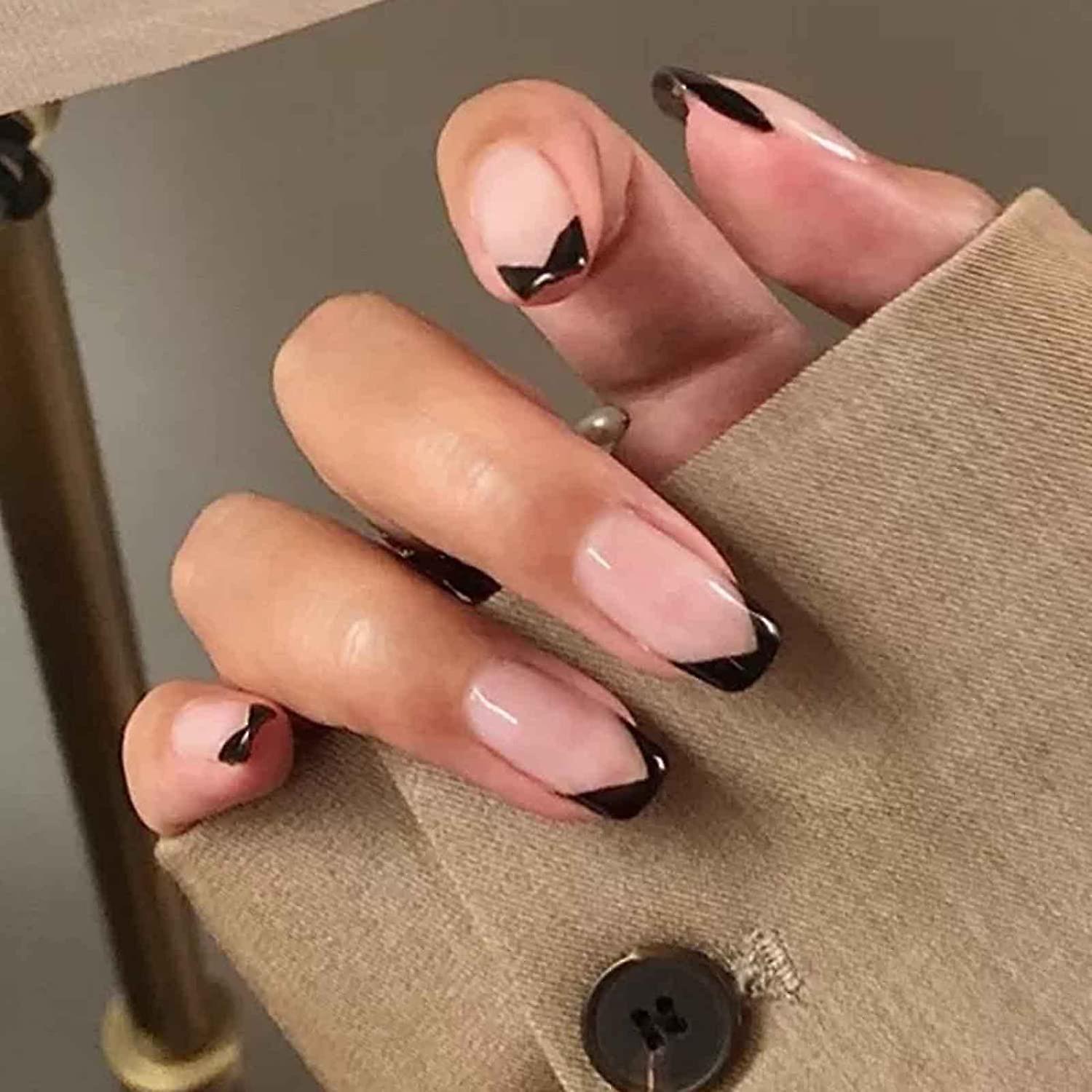 Short Nails: The Ultimate Guide to a Chic and Practical Manicure - 10