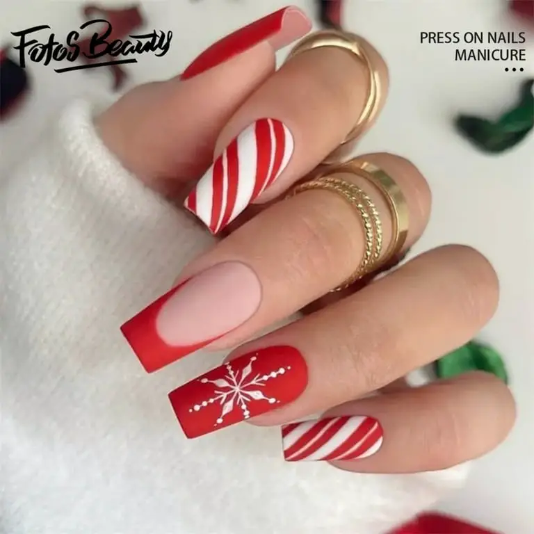 Festive and Stylish: Christmas Nails for the Holiday Season - 1