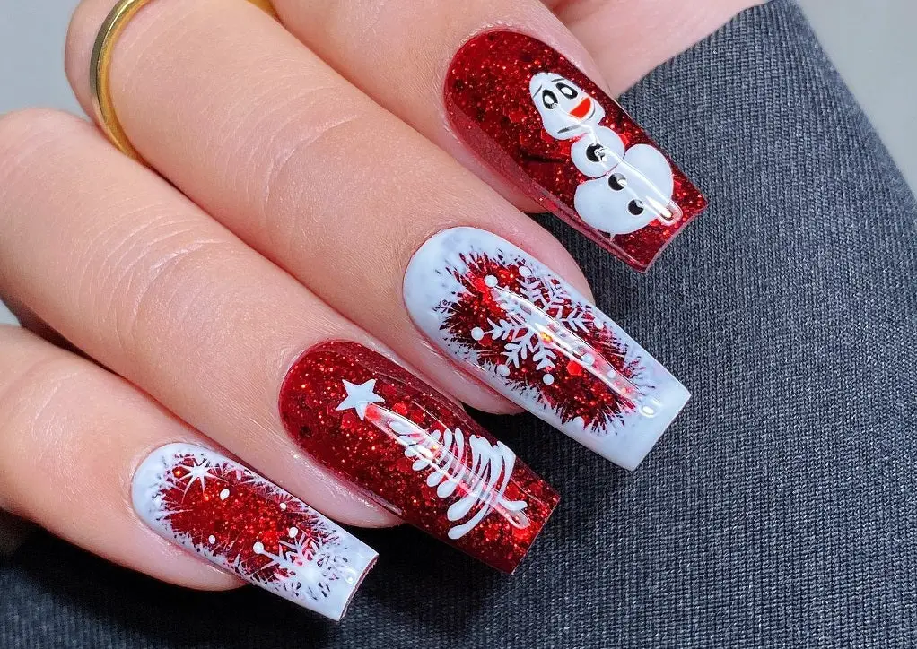 Festive and Stylish: Christmas Nails for the Holiday Season - 7