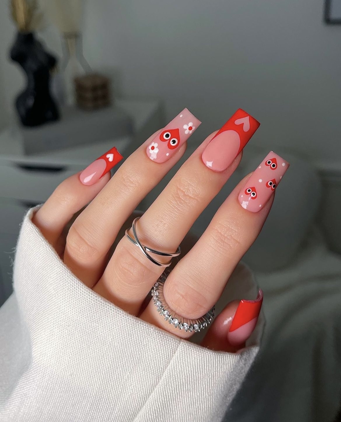 Valentine's Nails: Romantic and Stylish Ideas for the Perfect Manicure - 11