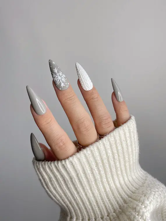 Winter Nails: Stunning Designs for the Perfect Seasonal Look - 3