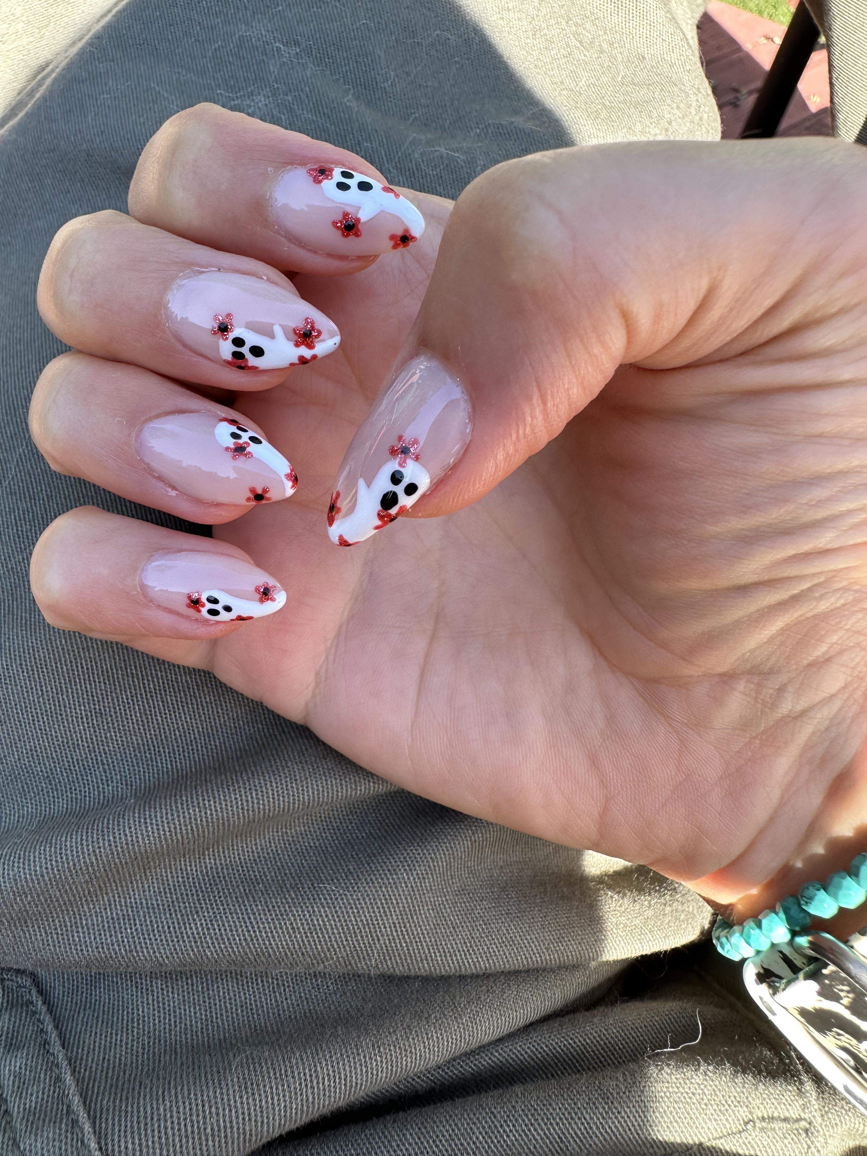 Creative Halloween Nails for a Spooky Look - 7