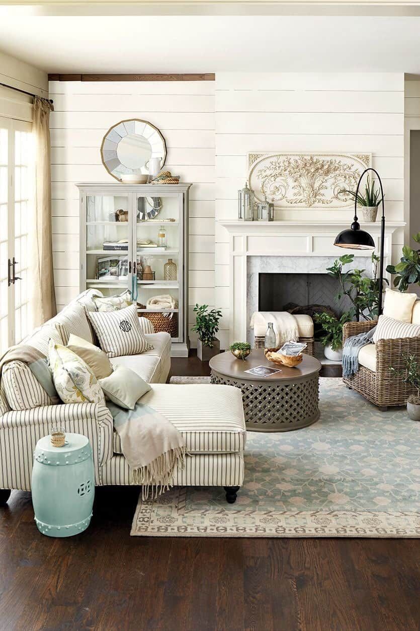 Perfect Blend of Comfort and Style: Modern Farmhouse Living Room Ideas - 1