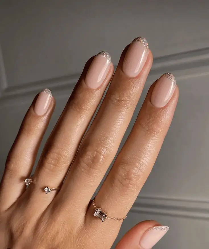 Short Classy Nails: Elegant Designs for Effortless Style - 2