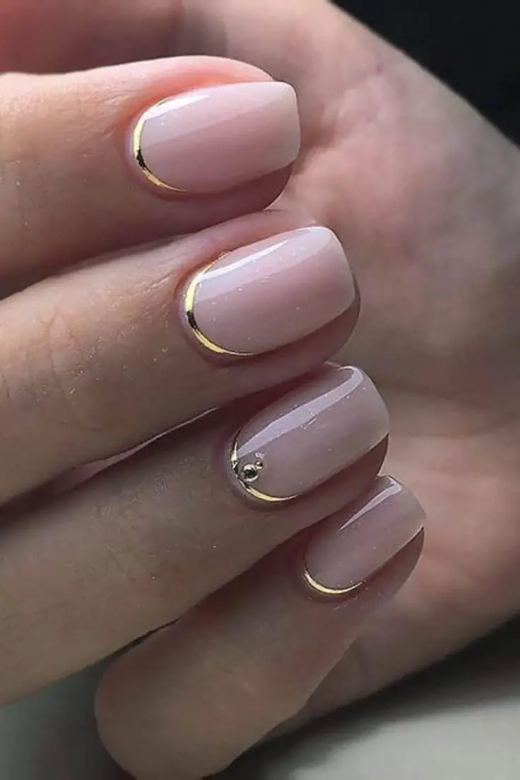 Short Classy Nails: Elegant Designs for Effortless Style - 8