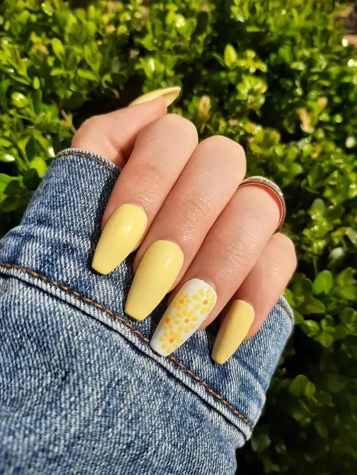 Yellow Nails: Bright and Bold Designs to Try Now - 3