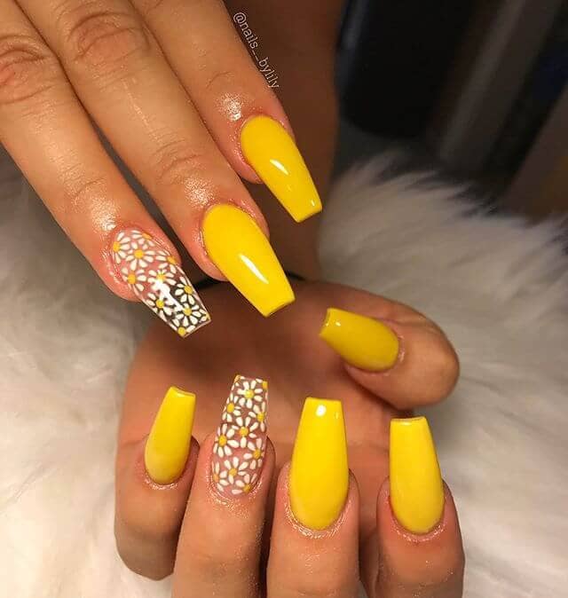 Yellow Nails: Bright and Bold Designs to Try Now - 9