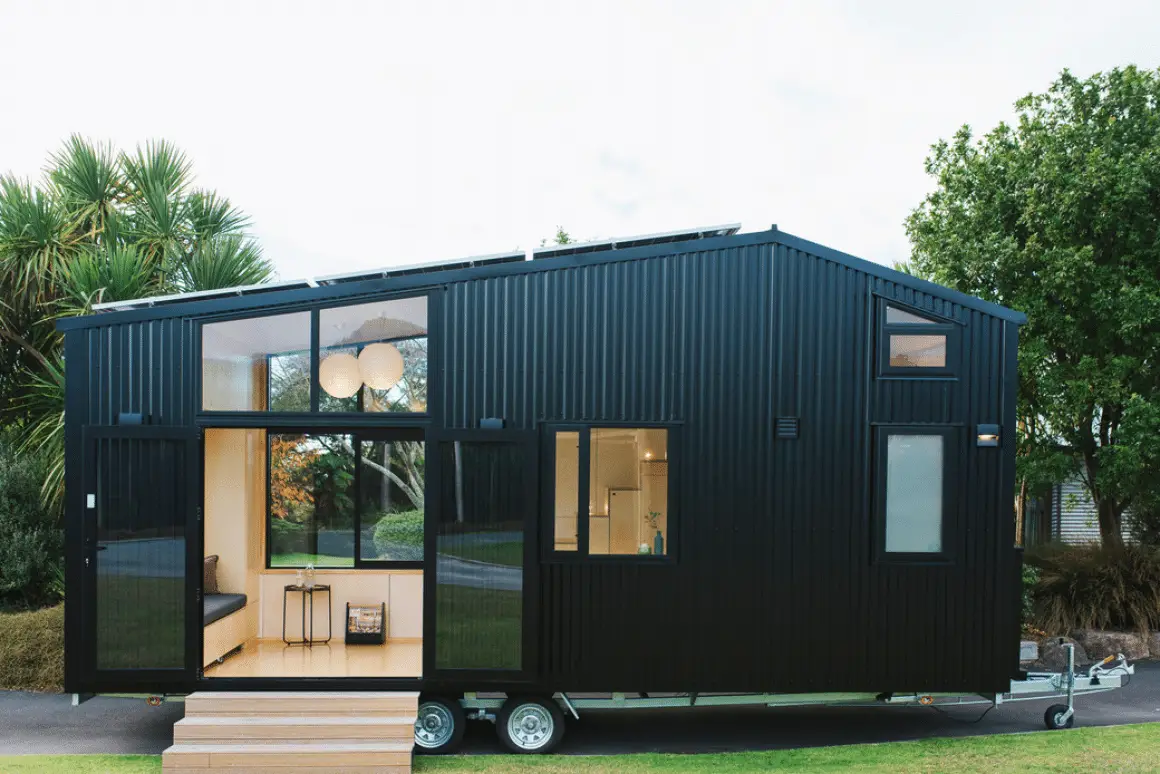 Tiny House Living: A Complete Guide to Downsizing and Simplifying Life - 1