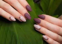 Elegant Nails: A Guide to Achieving Timeless and Sophisticated Looks