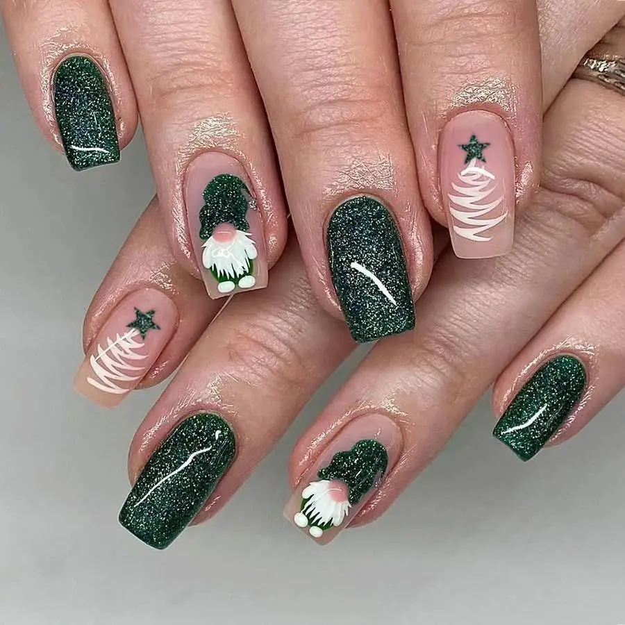 +20 Elegant Christmas Nail Ideas for a Charming Look